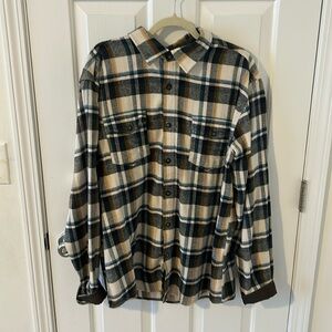 Men’s Flannel Dakota and Grizzly Size Large NWOT